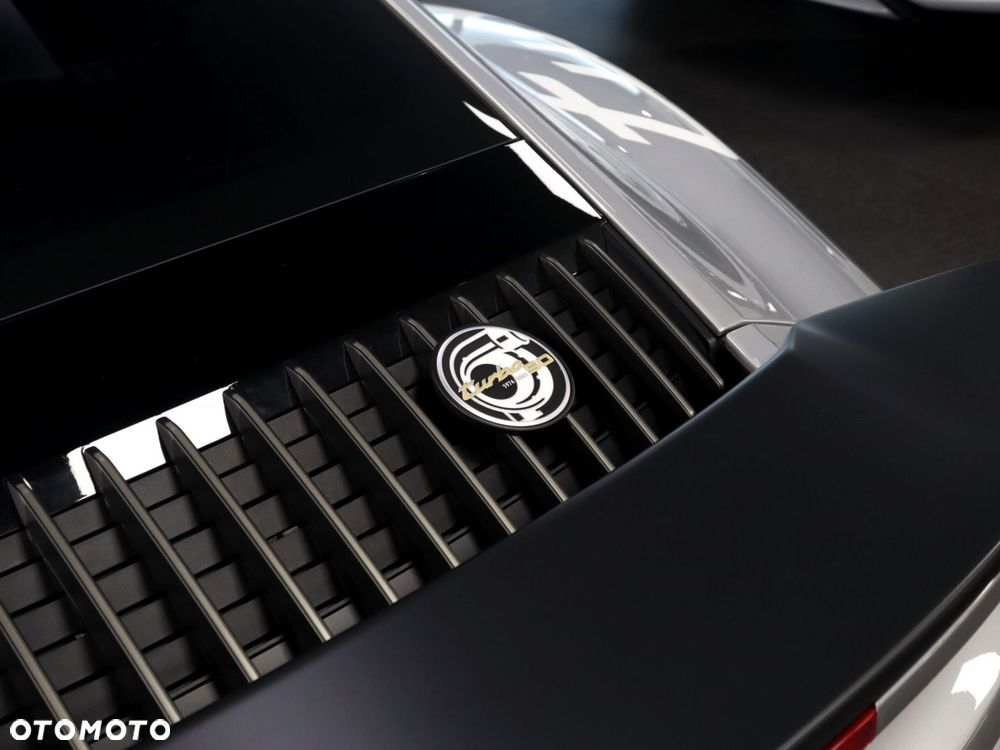 Porsche 911 Turbo 50 Years - 32