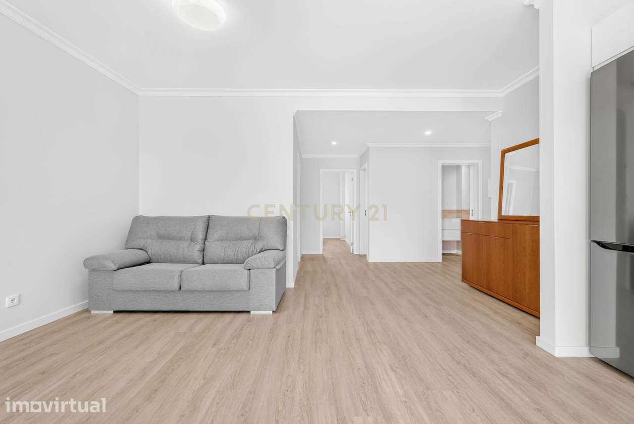 Apartamento T2 Mobilado e Remodelado na Ajuda – Junto ao Fórum Madeira - Grande imagem: 5/28