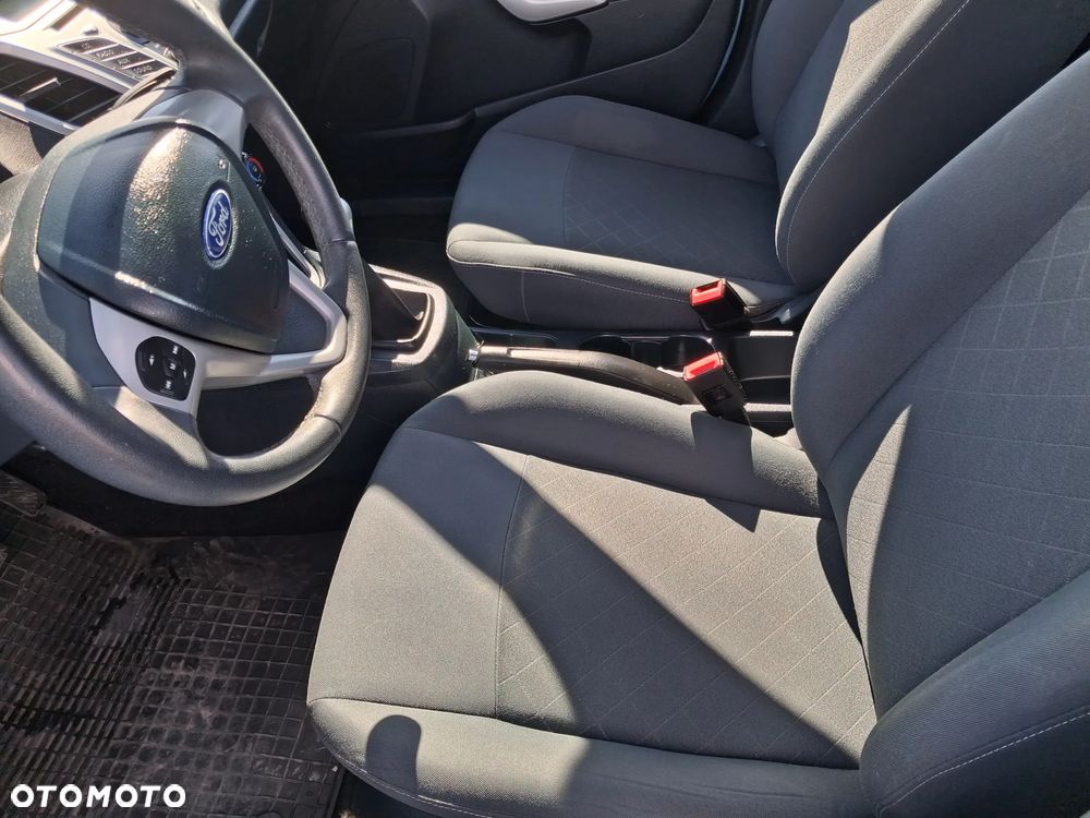 Ford Fiesta 1.4 Trend EU5 - 26