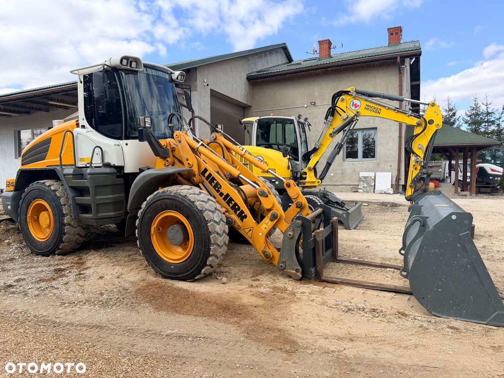 Manitou Ładowarka teleskopowa Manitou Mlt 840 137 PS łyżka widły Merlo 42.7 TF 737 130 Jcb 541-70 Bobcat TL 38.70 rolnicza budowlana KLIMA zaczep hydr - 32