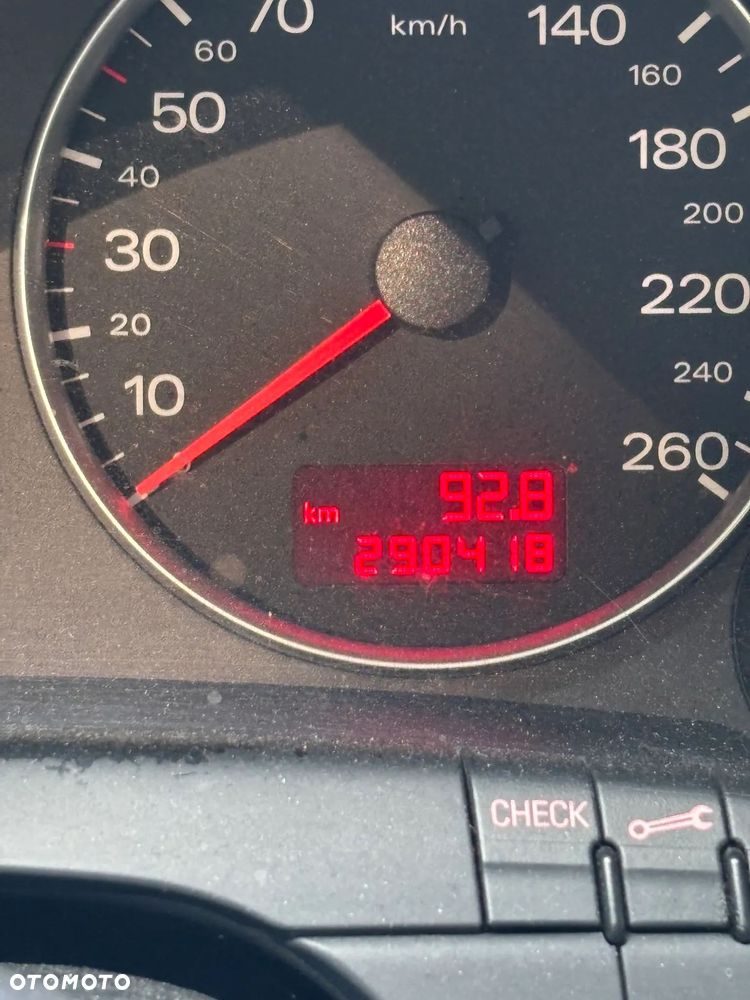 Audi A4 Avant 3.0 TDI DPF quattro - 9