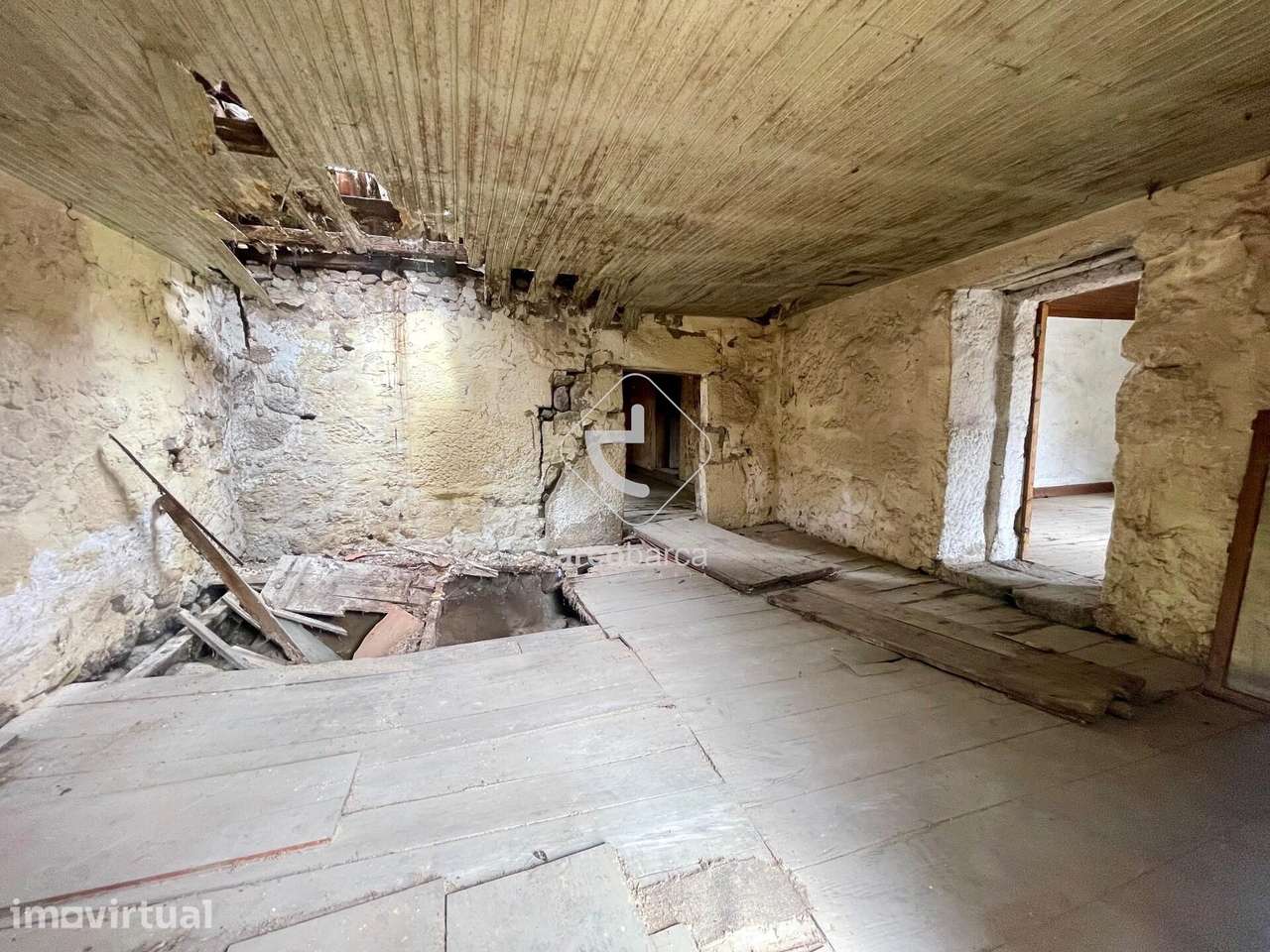 Moradia em pedra para restaurar em Távora - Arcos de Valdevez - Grande imagem: 4/37
