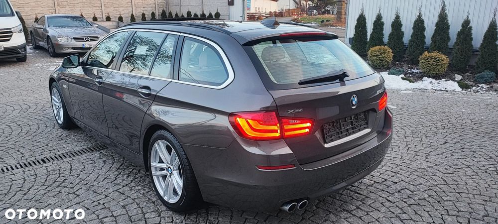 BMW Seria 5 525d xDrive - 4