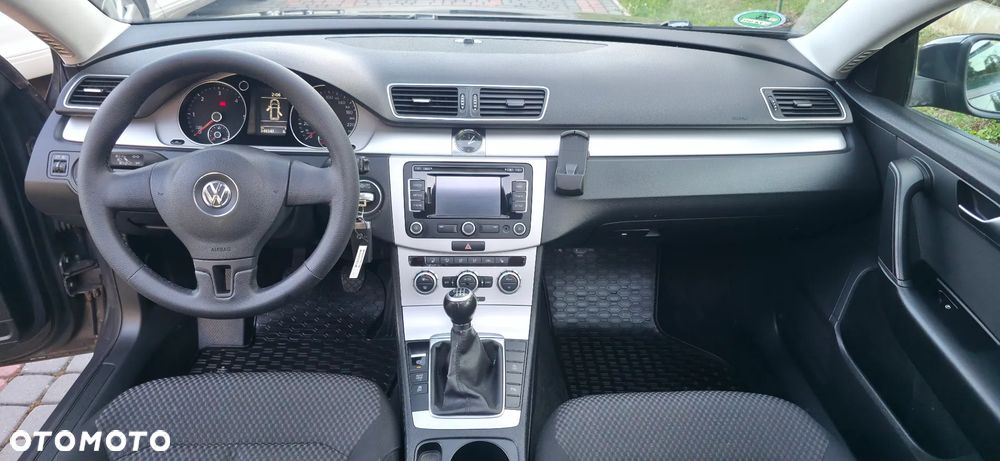 Volkswagen Passat - 8