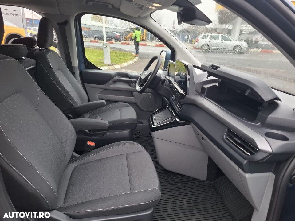 Ford Tourneo Custom - 9