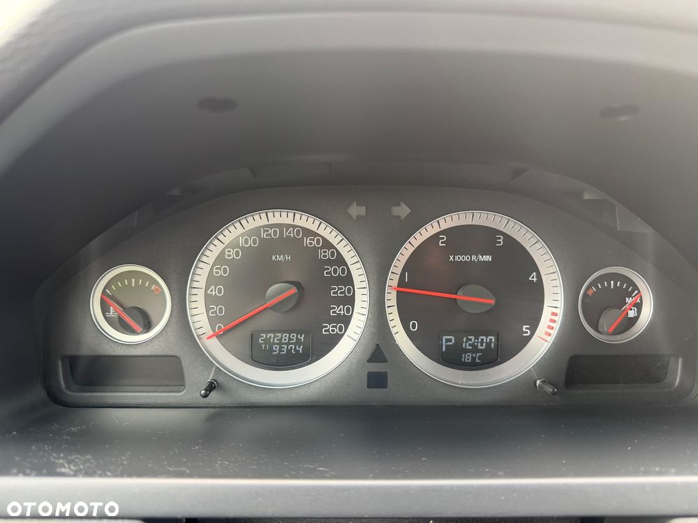 Volvo XC 90 D5 AWD Momentum - 9