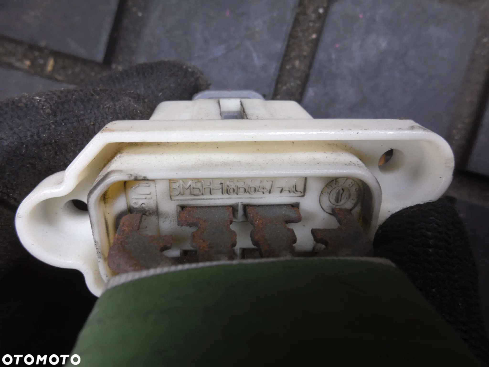 OPORNIK REZYSTOR NAWIEWU FORD FOCUS MK2 3M5H18B647AC + WTYCZKA INSTALACJA POSIADAM 3SZT - 2
