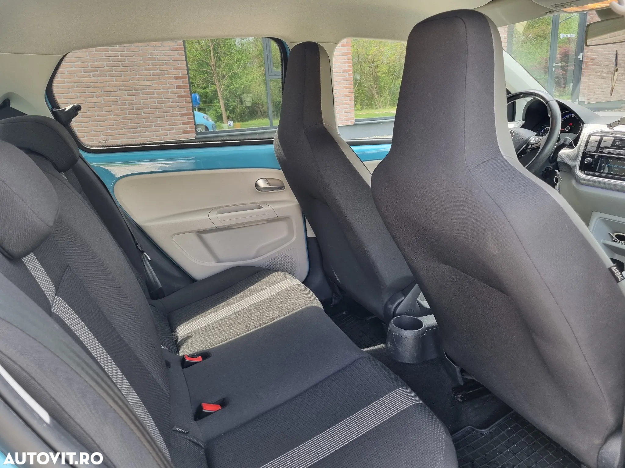 Volkswagen up! e-up! - 11