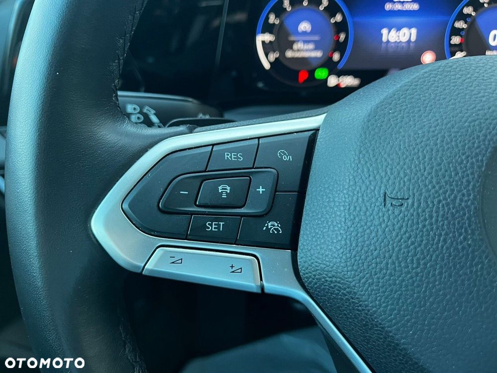 Volkswagen Golf 2.0 TSI Style DSG - 17