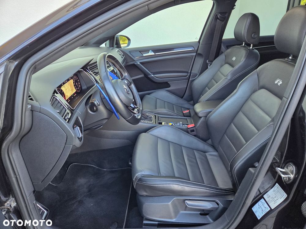 Volkswagen Golf - 8