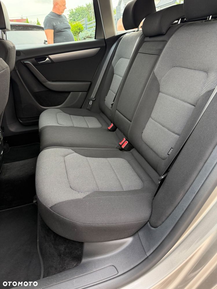 Volkswagen Passat 2.0 TDI Comfortline CityLine - 13