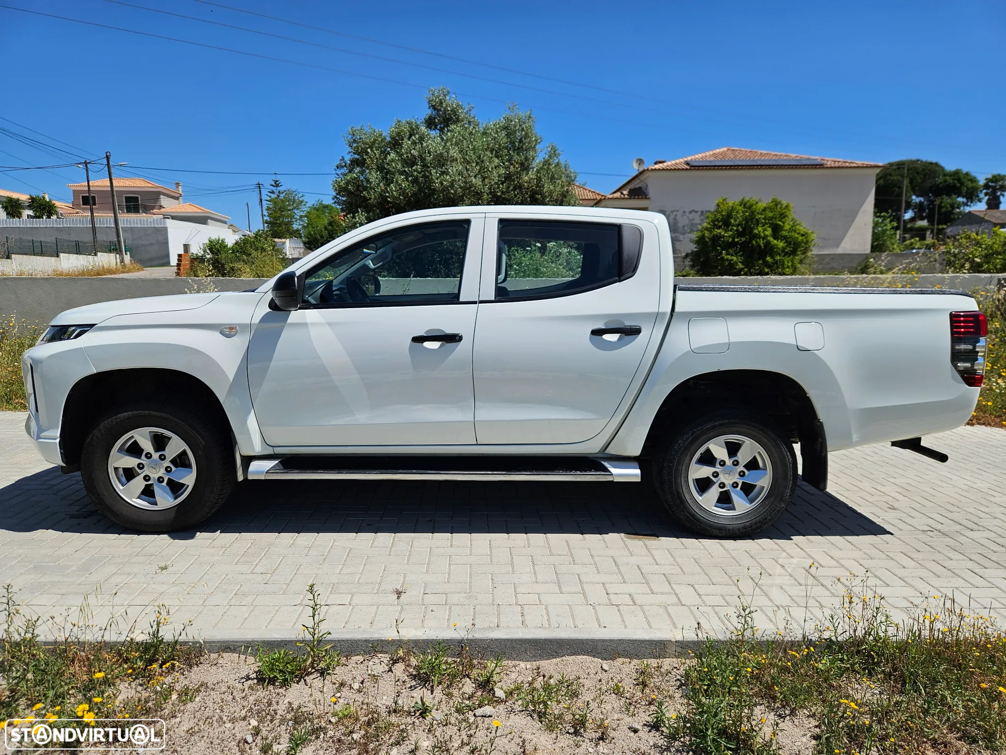 Mitsubishi L200 2.3 DI-D CD Invite 4WD - 4