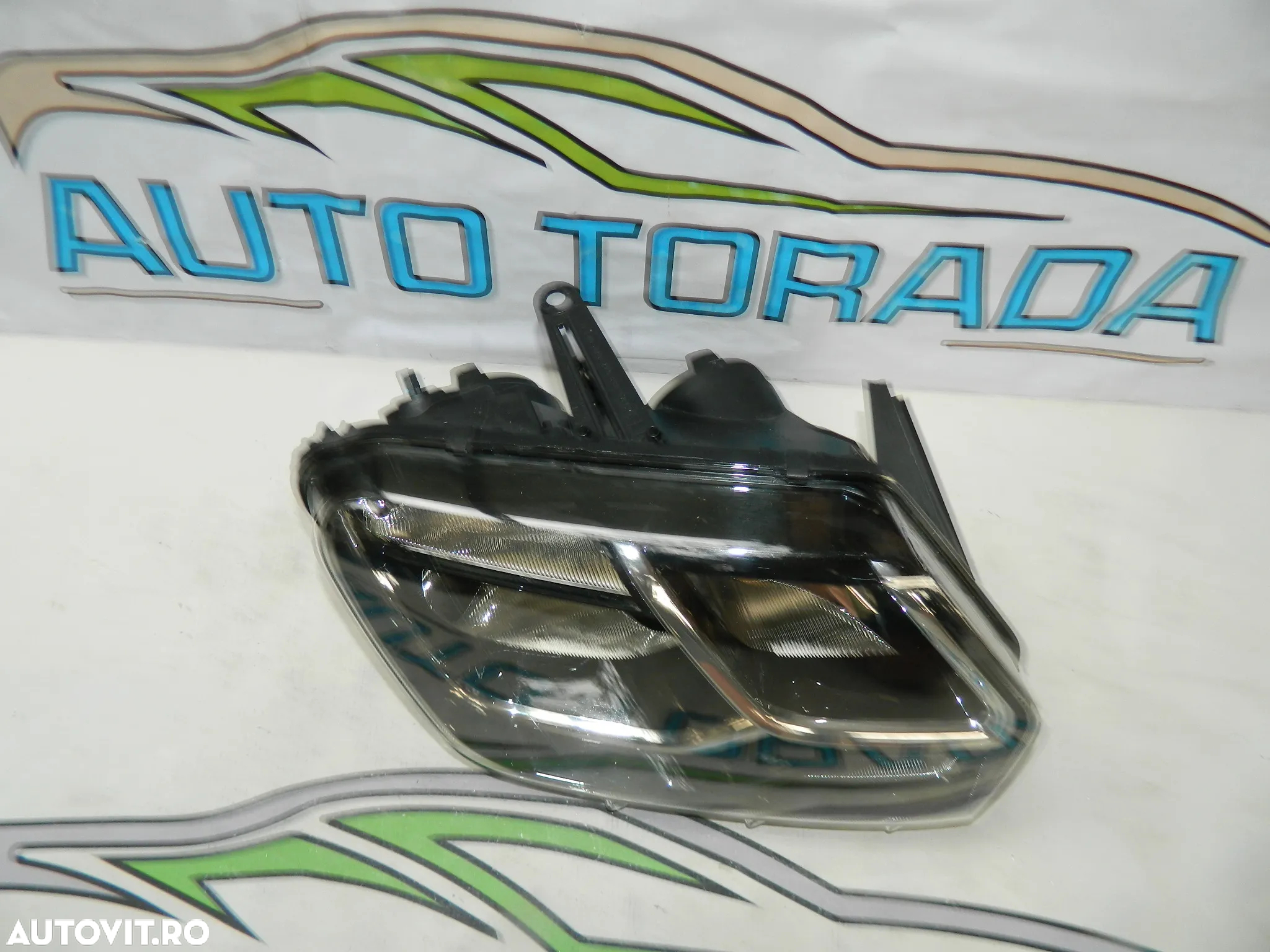 Far dreapta Dacia Duster Facelift model 2013 2014 2015 cod 260100156R - 2