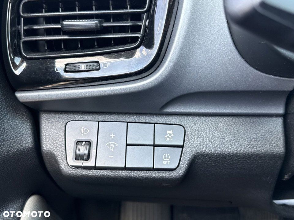 Kia Stonic - 18