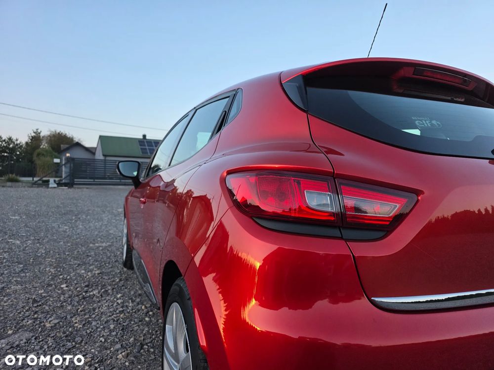 Renault Clio 1.2 16V 75 Life - 25