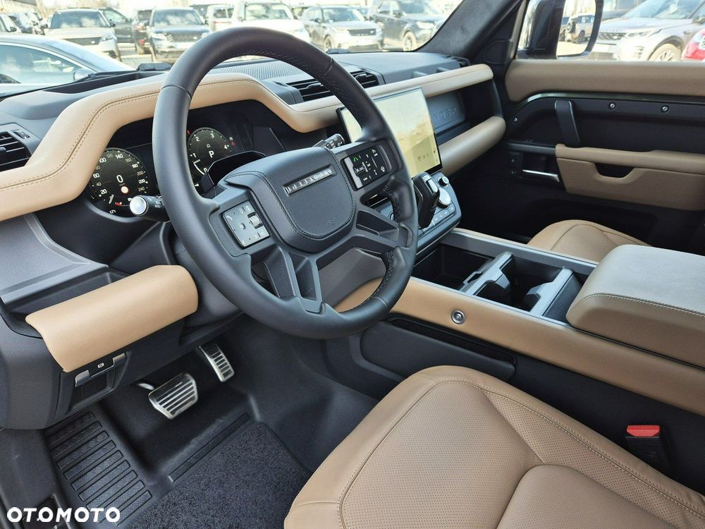 Land Rover Defender - 17