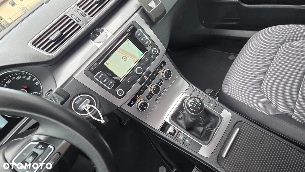 Volkswagen Passat Variant 2.0 TDI BlueMotion Technology DPF Comfortline - 22