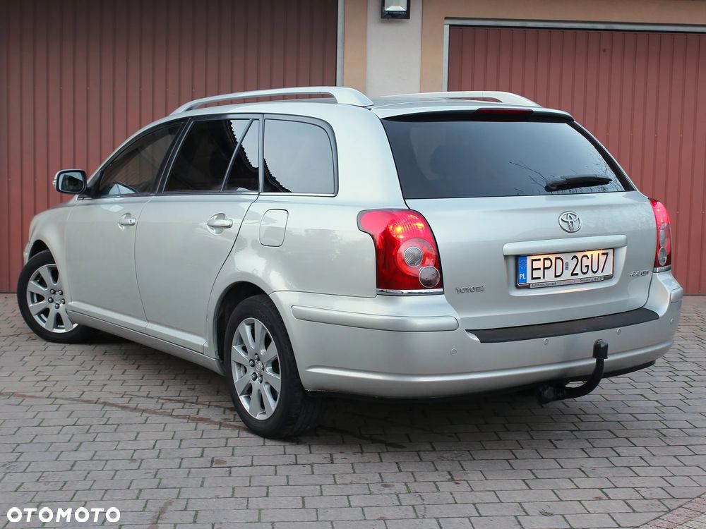 Toyota Avensis 1.8 VVT-i Sol Premium - 16