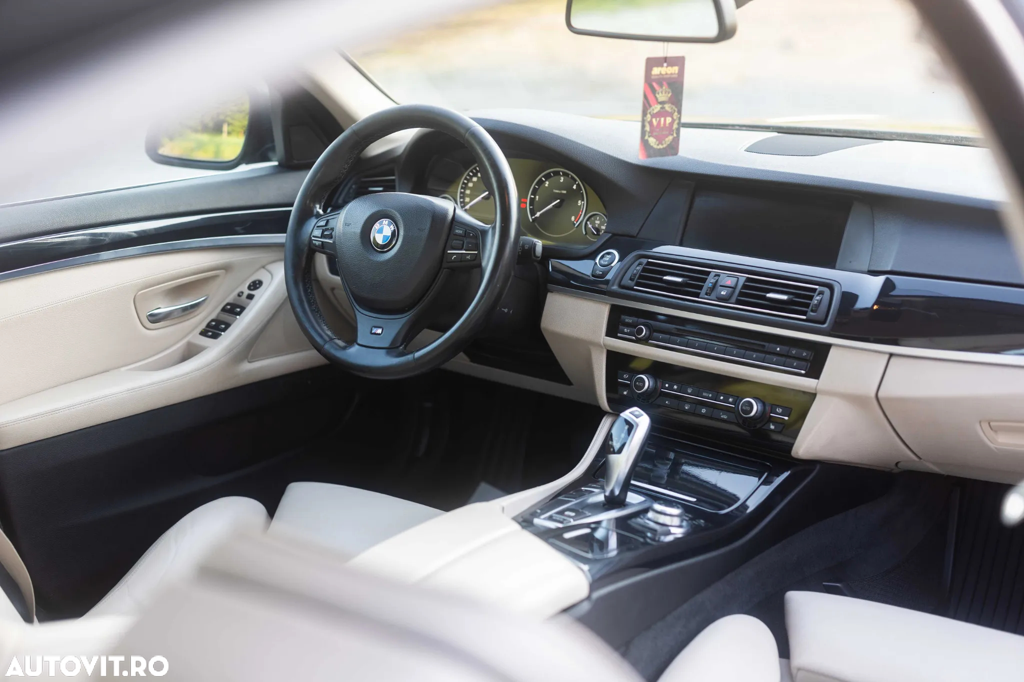 BMW Seria 5 525d Aut. Luxury Line - 10