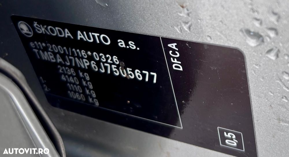 Skoda Superb 2.0 TDI DSG Ambition - 2