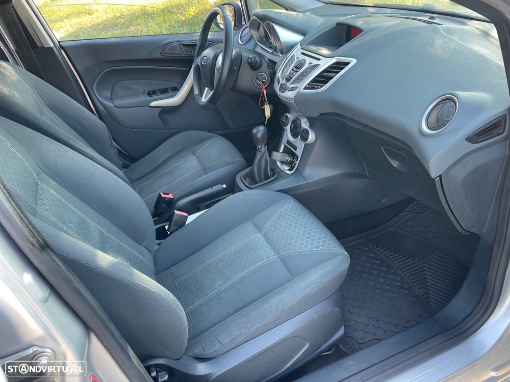 Ford Fiesta 1.4 TDCI Titanium - 26