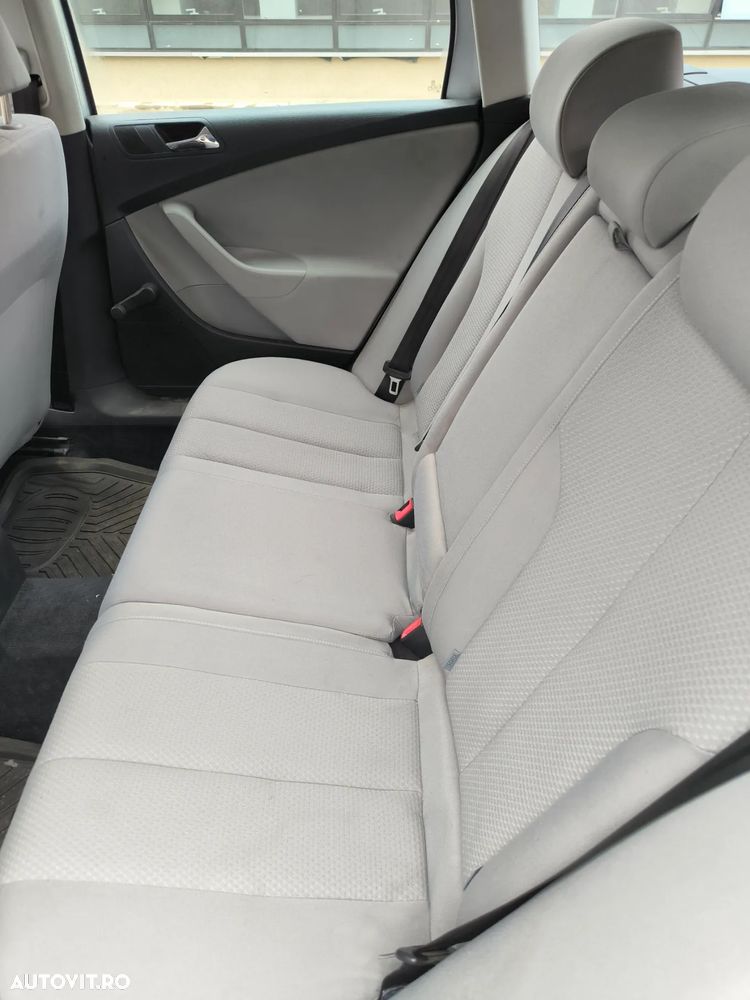 Volkswagen Passat Variant 2.0 TDI DPF 4Motion Highline - 17