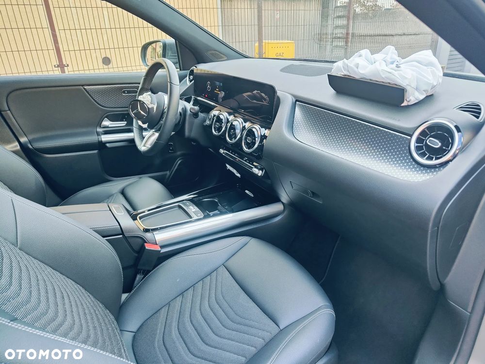 Mercedes-Benz GLA - 17