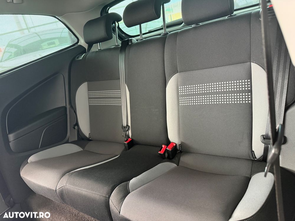 Volkswagen Polo 1.6 TDI DSG Life - 29