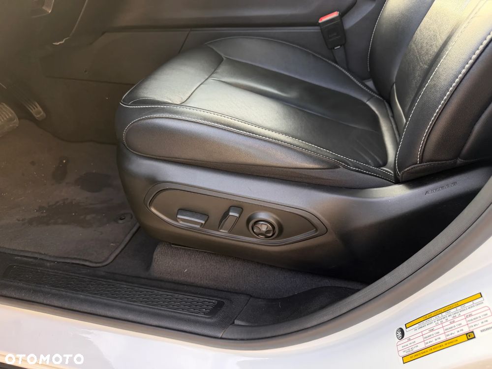 Jeep Grand Cherokee - 11