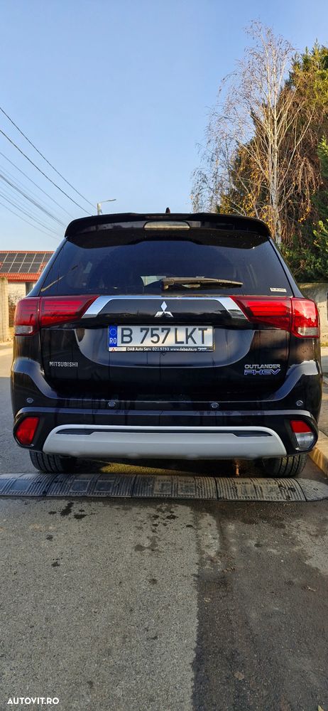 Mitsubishi Outlander PHEV 2.4 L 4X4 Instyle+ - 13