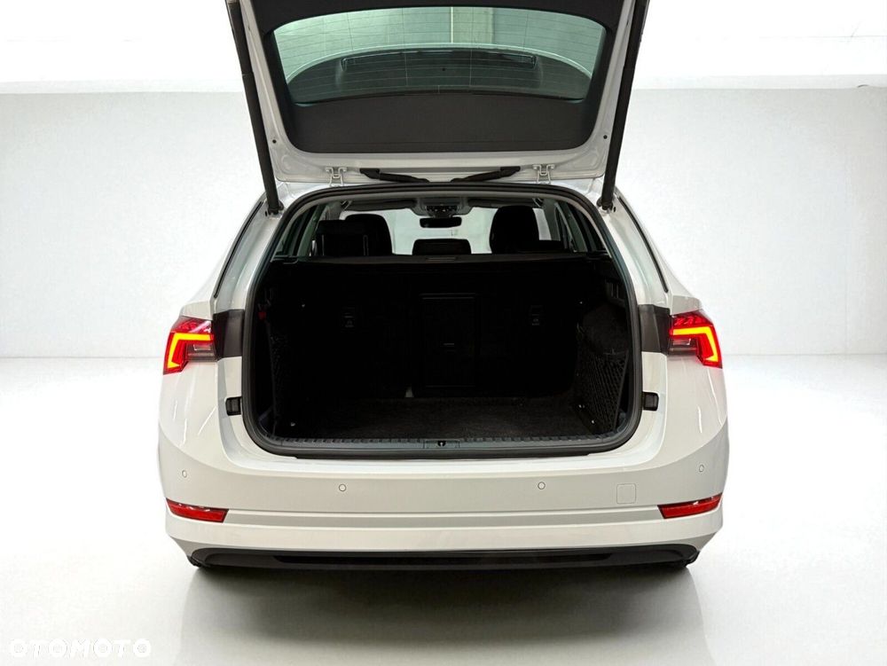 Skoda Octavia 1.5 TSI ACT Style - 10