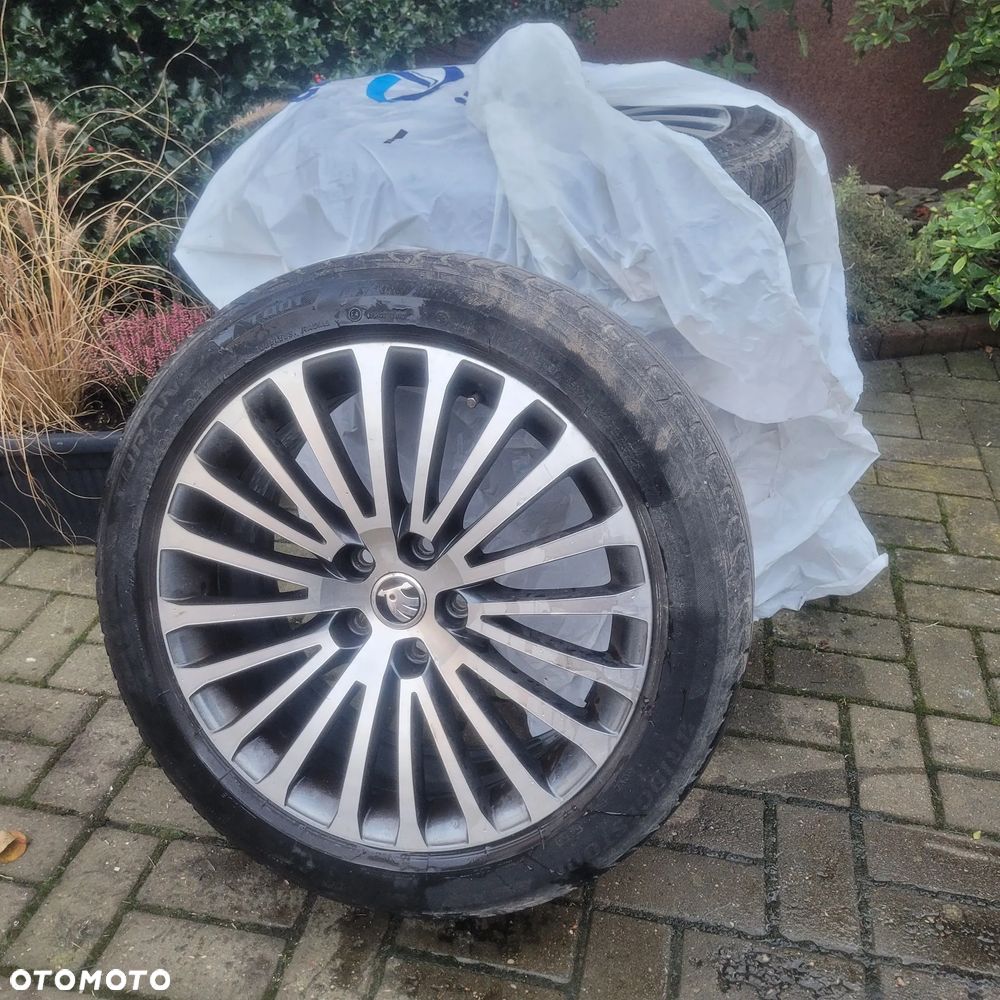 Skoda Superb 2.0 TDI L&K DSG - 18