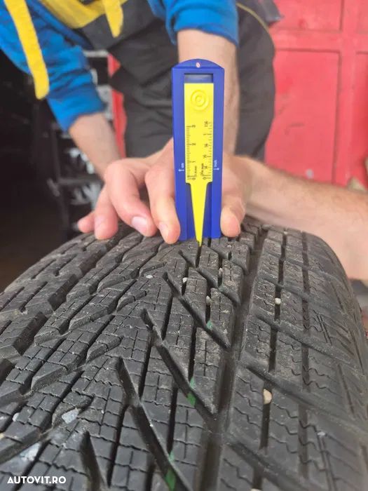Vand set cauciucuri iarna, pe jante, cu senzori pentru Yaris Cross - 3