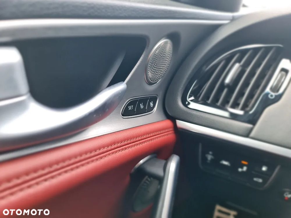 Kia Stinger 3.3 T-GDI V6 GT AWD - 24