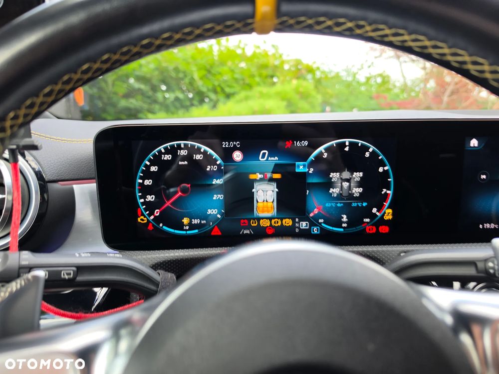 Mercedes-Benz CLA - 5
