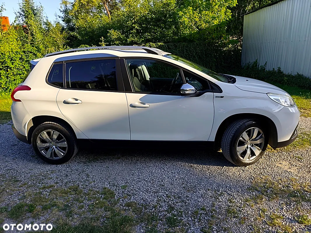 Peugeot 2008 1.2 Pure Tech Style - 15