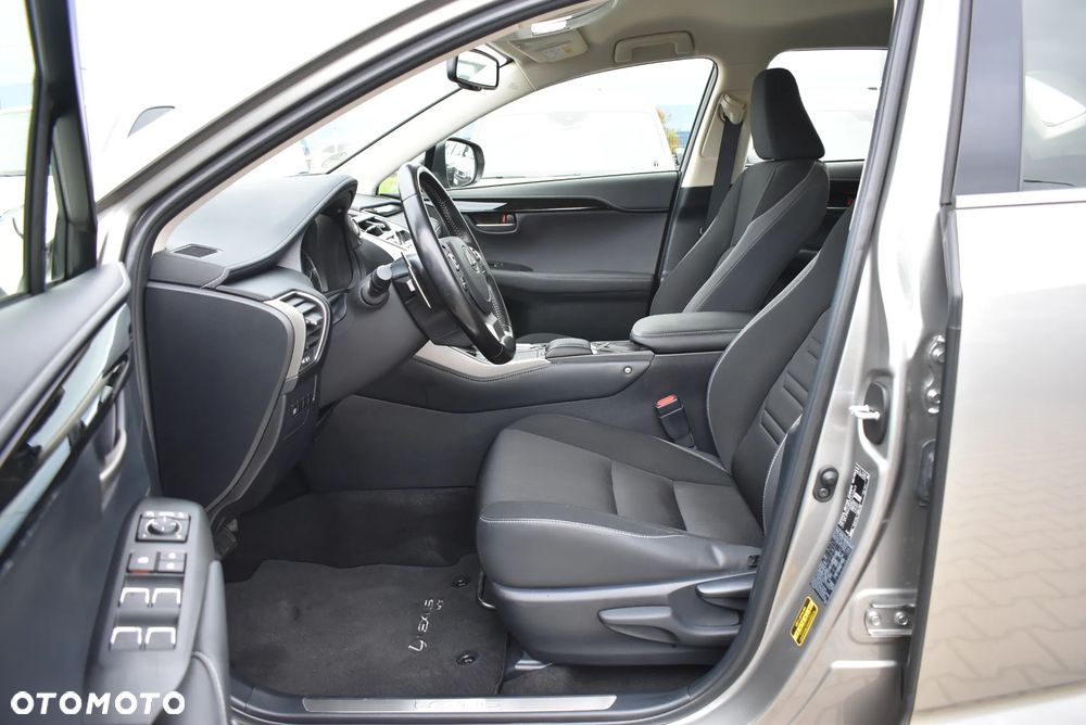 Lexus NX 300h Business Edition AWD - 11