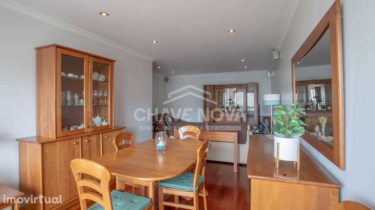 T2 c/ Varanda e Garagem Box em Santa Marinha - Grande imagem: 5/41