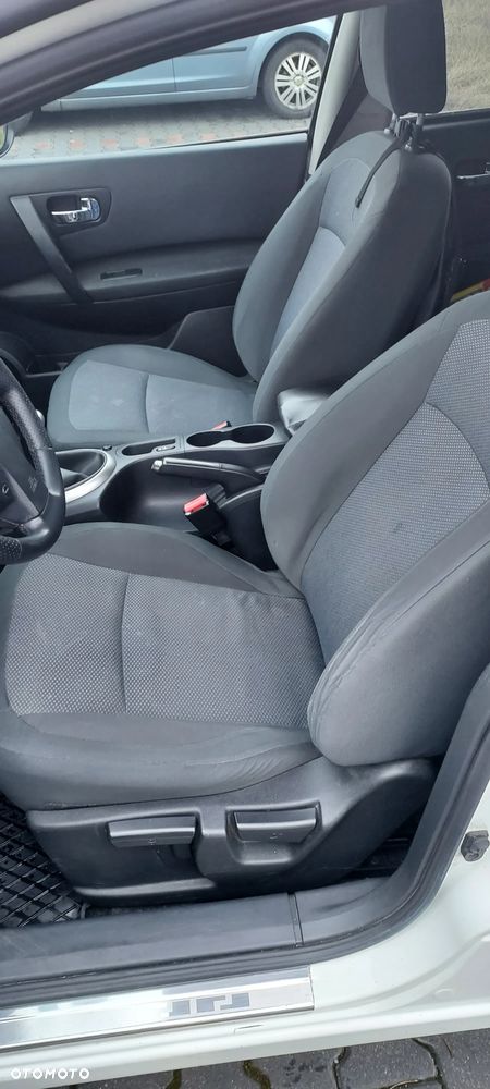 Nissan Qashqai 1.6 Visia - 12