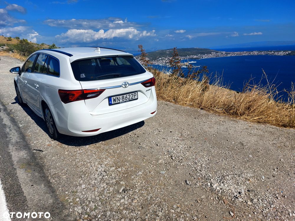 Toyota Avensis 1.8 Active - 4