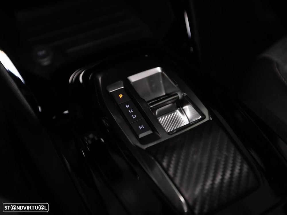 Peugeot 2008 1.2 PureTech Allure EAT8 - 26