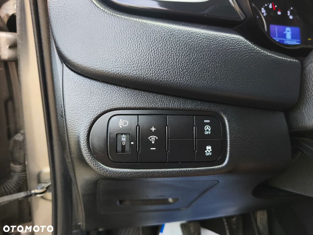 Kia Carens 1.7 CRDi XL 7os - 18