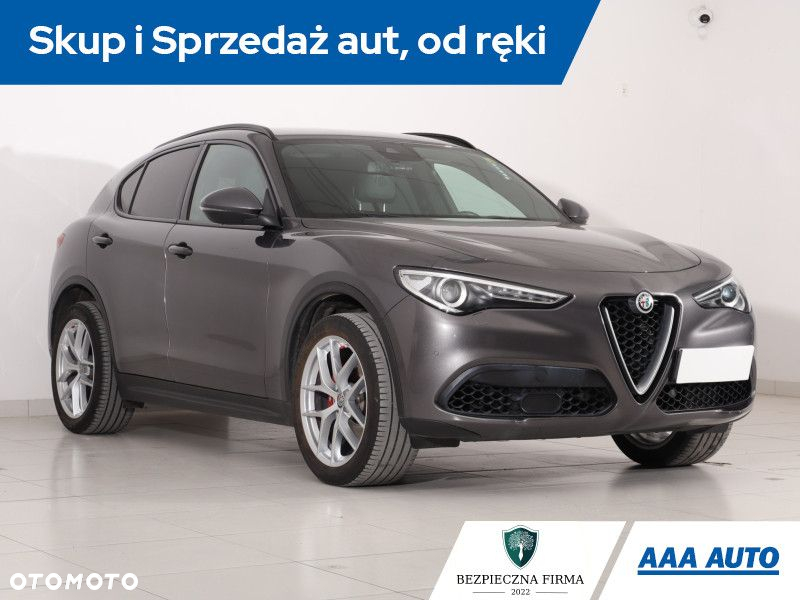 Alfa Romeo Stelvio - 2