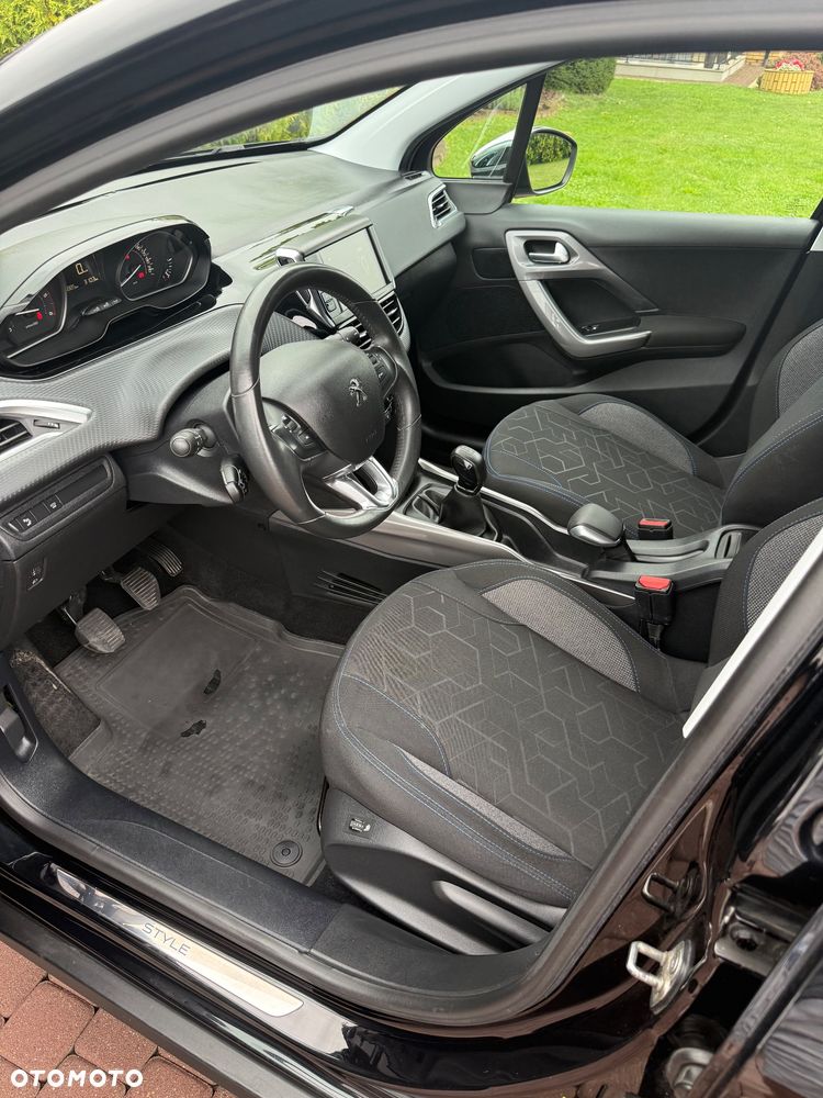 Peugeot 2008 BlueHDi 100 STOP & START Style - 7