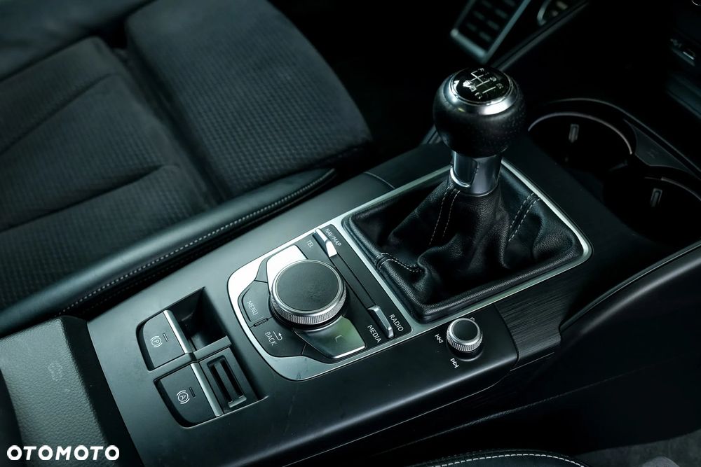 Audi A3 Sportback 2.0 TDI (clean diesel) S line Sportpaket - 29