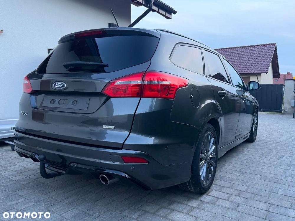 Ford Focus 1.5 EcoBoost ST-Line - 4