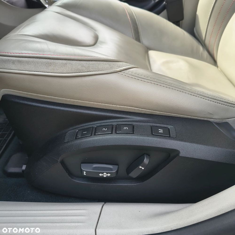 Volvo V40 D2 Drive-E Ocean Race - 13