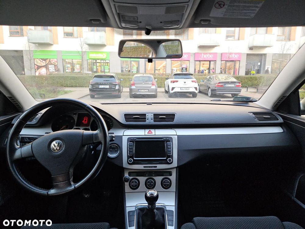 Volkswagen Passat 2.0 TDI Comfortline - 13
