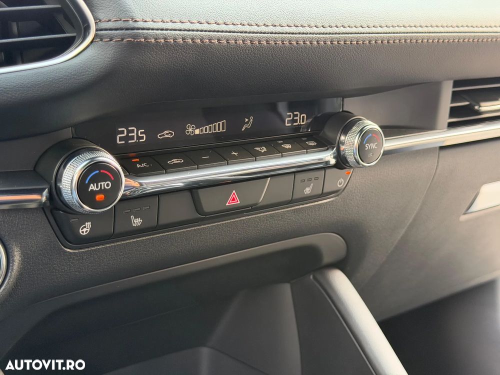 Mazda 3 e-Skyactiv X186 AT MHEV Center-Line - 12