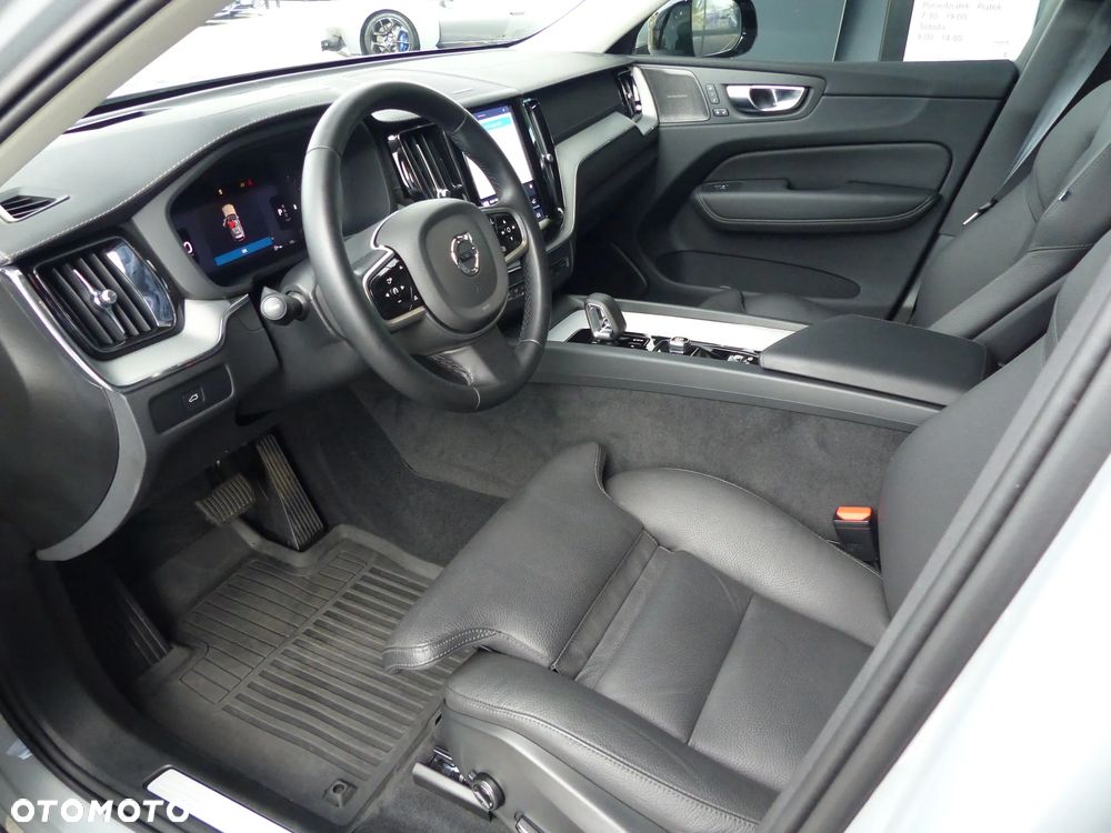Volvo XC 60 B5 B AWD Ultra Dark - 8